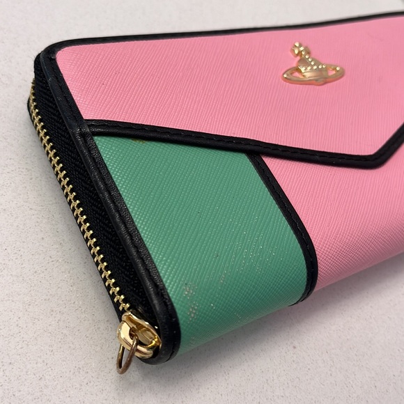 Vivienne Westwood zip wallet in box. - Picture 4 of 12